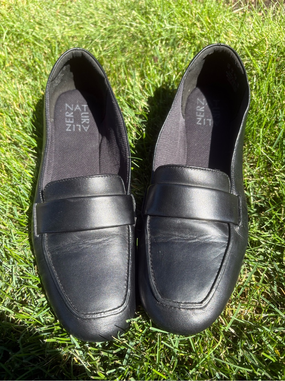Naturalizer Black Leather Slip-On flats, size7